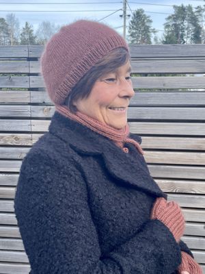 Posh lue, skjerf og pulsvanter. Oppskrift.