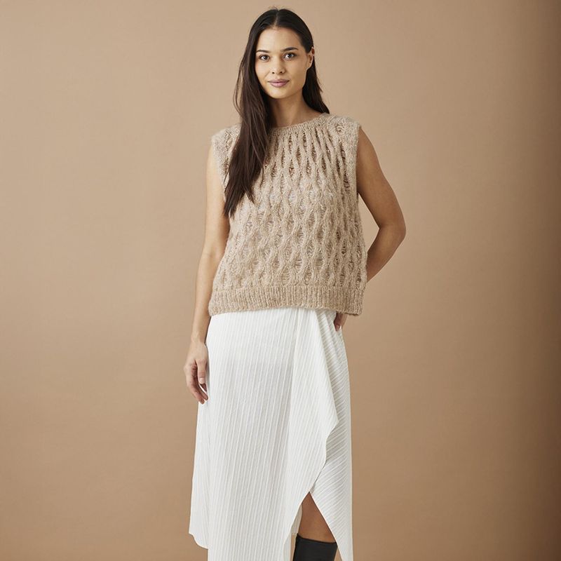 Vest med hullmønster. Garnpakke