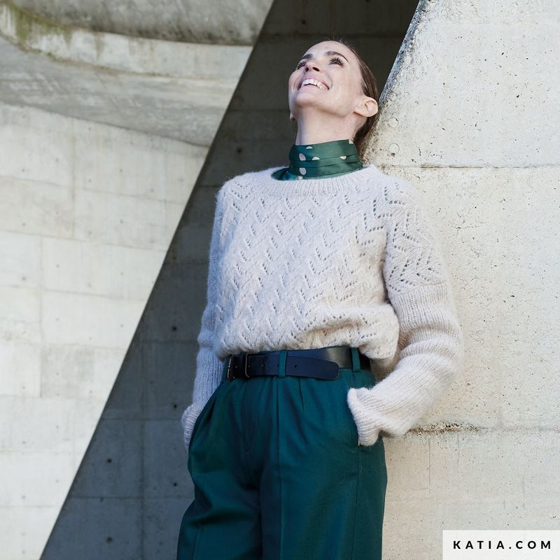 Genser med hullmønster. Garnpakke.