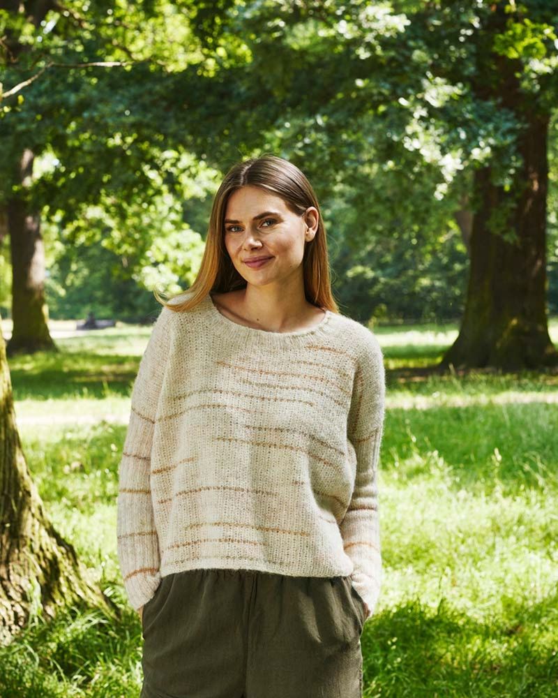 Patentbluse med ribbermer. Garnpakke.