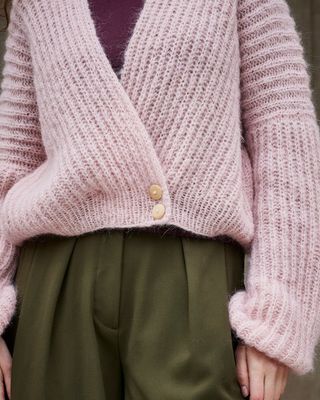 Patentstrikket Cardigan. Garnpakke